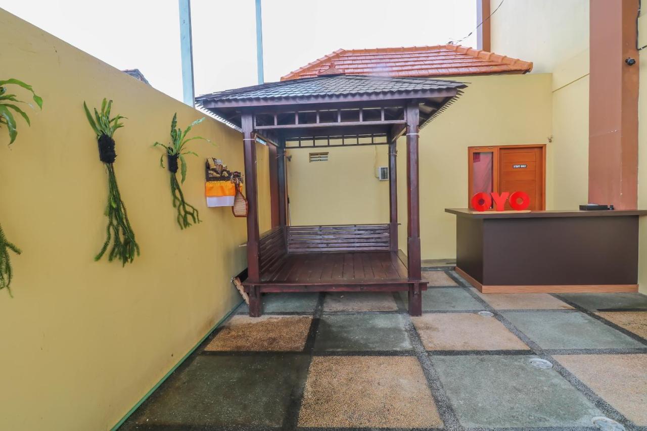 Dewi Uma House Hotel Denpasar  Exterior photo