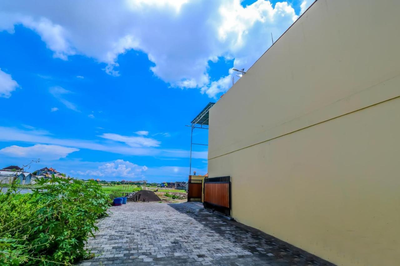 Dewi Uma House Hotel Denpasar  Exterior photo